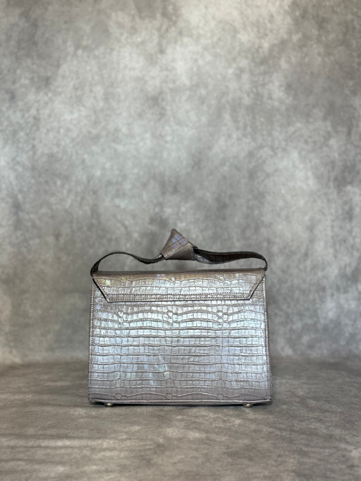 Lareni grey chrome