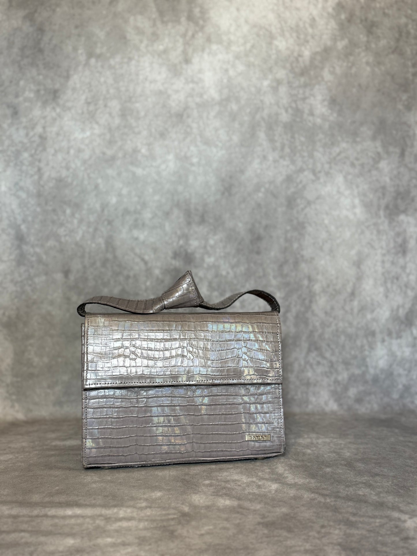 Lareni grey chrome